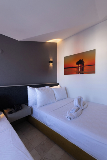 Bedroom 4, Three Points Hotel, Antalya