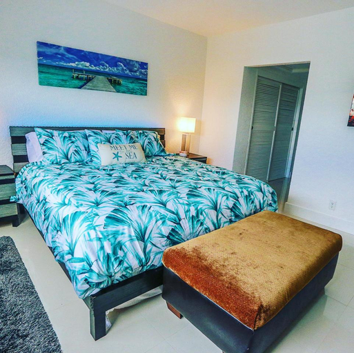 Bedroom 2, Beautiful penthouse condo with stunning views of both ocean and city, Broward