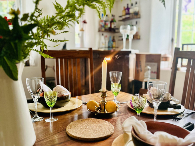 Dining 5, Charming Holiday Cottage in Devon - Country Views, Devon