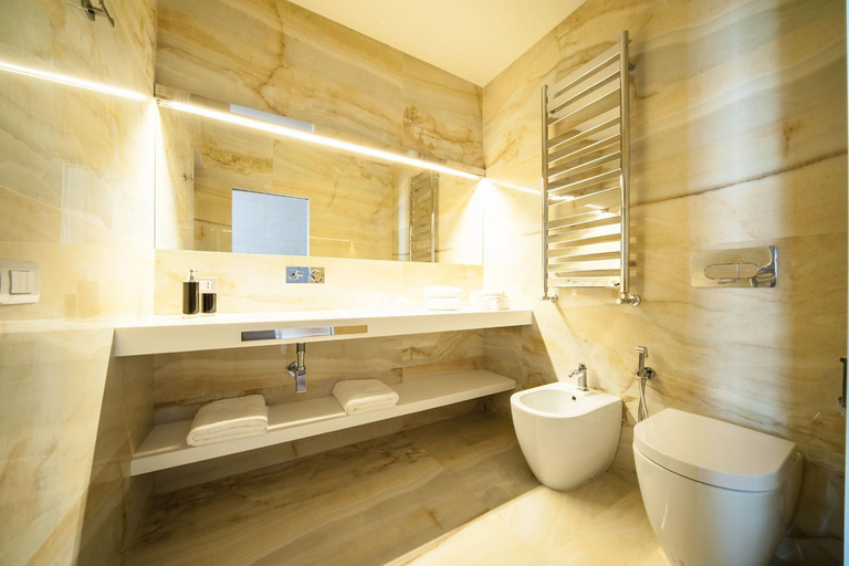 Bathroom 3, Vittoriano Luxury Suites, Rome