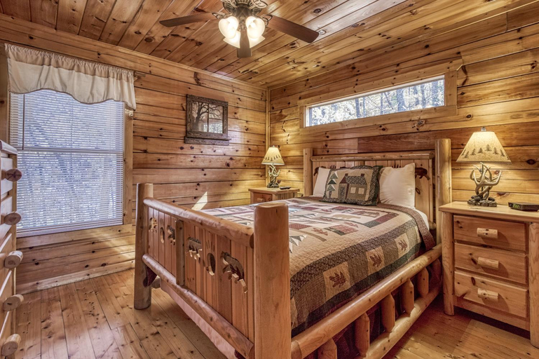 Bedroom 2, 5 O'Clock Somewhere, Sevier