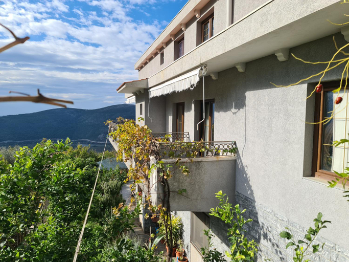 Others 3, Villa Deloik Ante`s Hill House