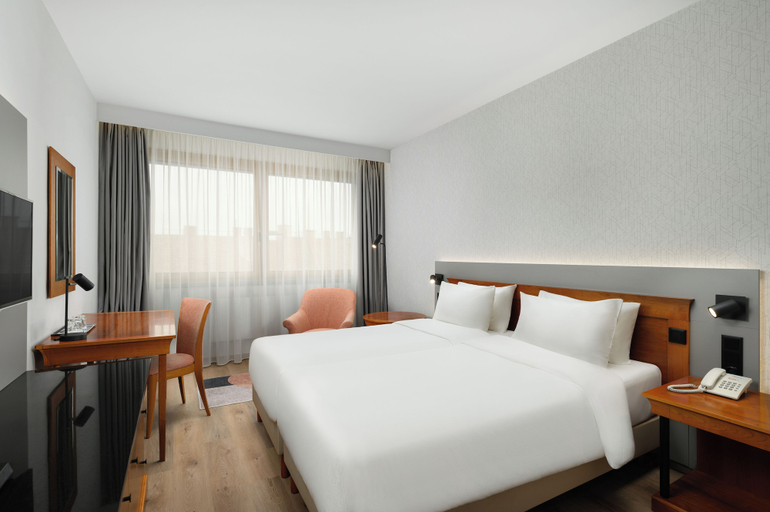 Bedroom 4, Danubius Hotel Hungaria City Center, Budapesti