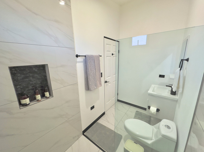 Bathroom 3, Black & White Apartments Monteverde, Puntarenas