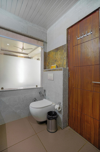 Bathroom 4, Aliza Inn And Suites, Kangra