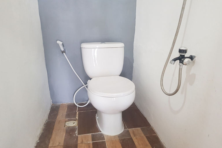Bathroom, Hotel O Tasya Homestay, Toba