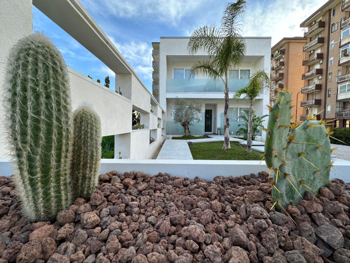 Others 3, Eich Business Accommodation, Caserta
