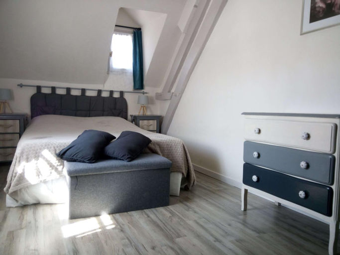 Bedroom 2, Mini Tribu de Beauval 2ch Saint Aignan jardin et parking prive, Loir-et-Cher