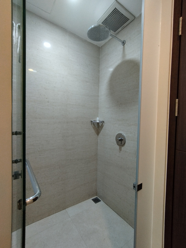 Bathroom 16