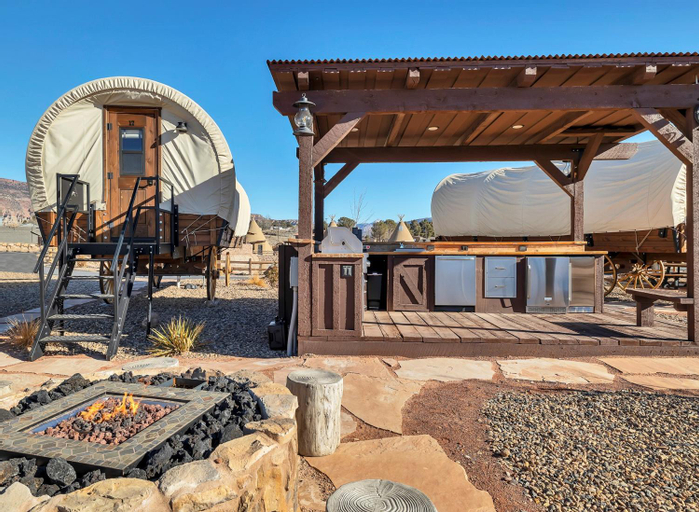 Zion White Bison Glamping & RV Resort, Washington