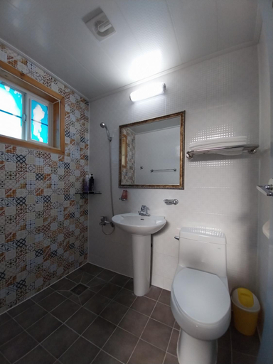 Bathroom, Gyeongju Todarun Saesang Pension, Gyeongju