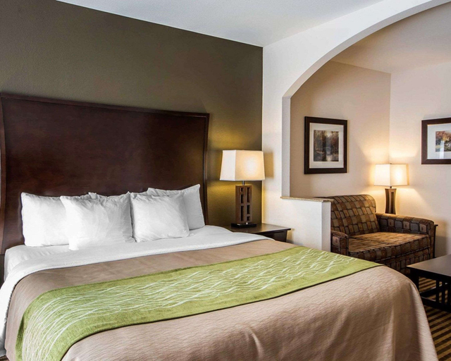 Bedroom 5, Comfort Inn & Suites Alva, Woods