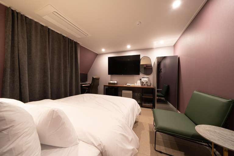 Bedroom 3, Bucheon Hotel Burning, Bucheon