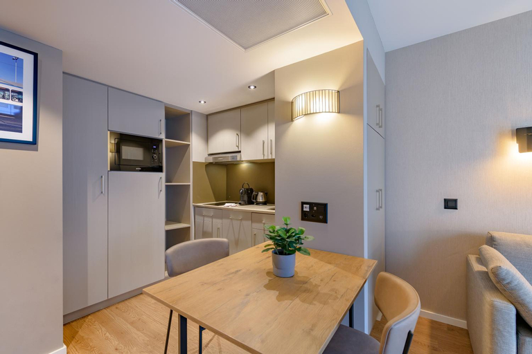 Dining Room 9