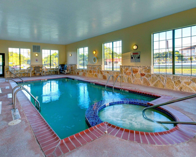 Sport & Beauty 5, Quality Inn & Suites Glen Rose, Somervell