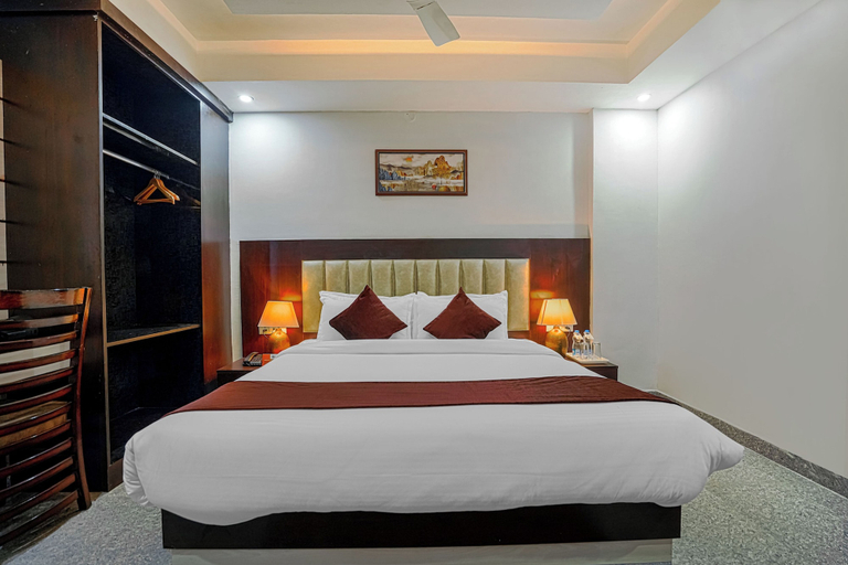 Bedroom 3, Aliza Inn And Suites, Kangra