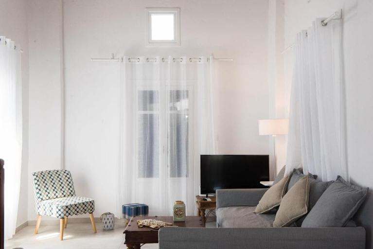 Others 5, Glamorous 2BR Villa in Ornos w Sea View, South Aegean