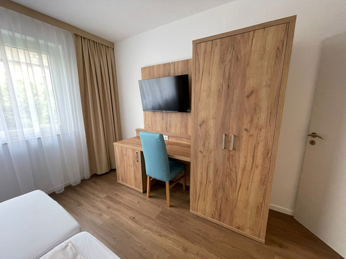 Bedroom 2, Nordseehotel Fewos, Wilhelmshaven