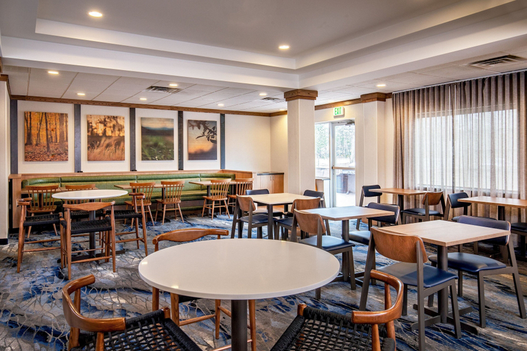 Food & Drinks 5, Fairfield Inn & Suites by Marriott Saratoga Malta, Saratoga
