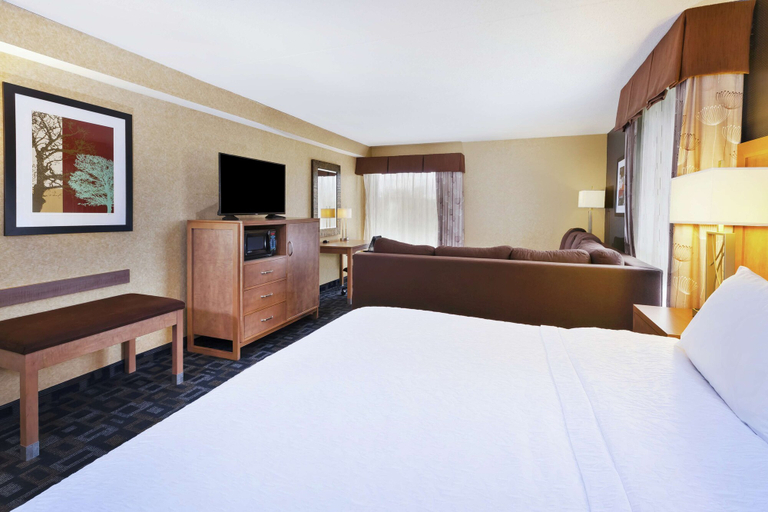 Bedroom 3, Hampton Inn Clinton, Hunterdon