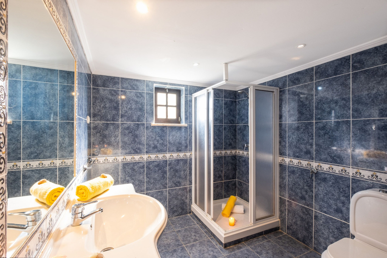 Bathroom 4, Villa Royal Sandals, Albufeira