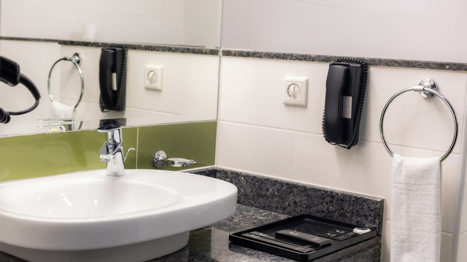Bathroom 8