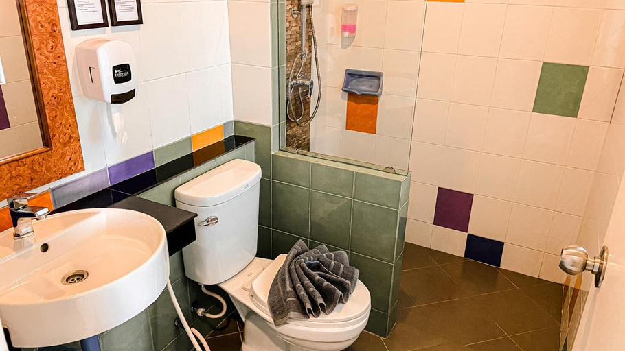 Bathroom 4, K2 Hotel@Thachang , Tha Chang