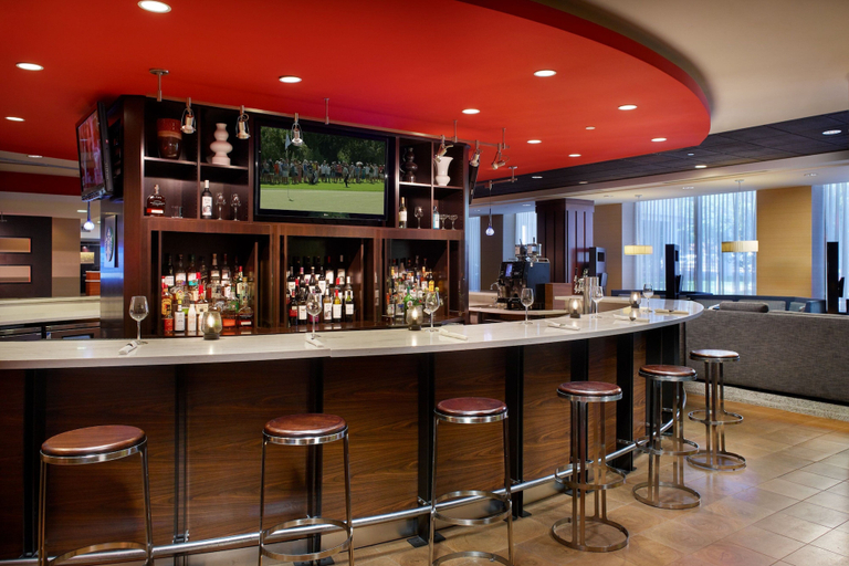 Food & Drinks 5, Courtyard by Marriott Arlington Crystal City/Reagan National, Arlington