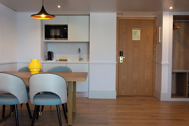 Dining Room 8