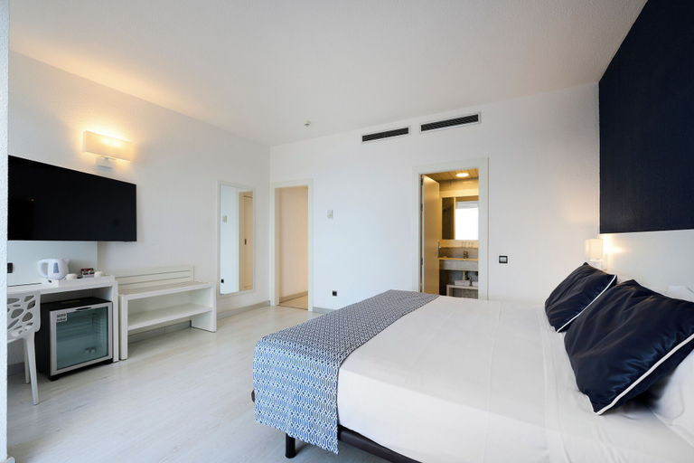 Bedroom 3, Catalonia Del Mar - Adults Only, Baleares