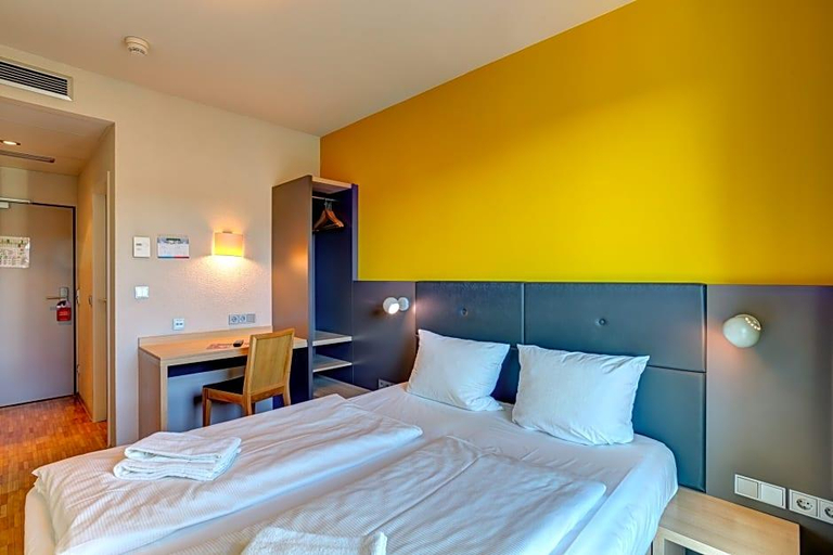 Bedroom 2, Hotel MEININGER Frankfurt/Main Messe, Frankfurt am Main