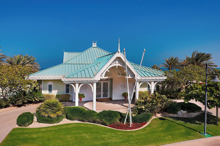 Exterior 4