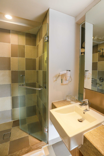 Bathroom 8