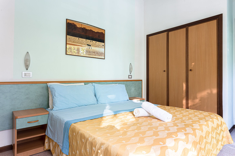 Bedroom 4, Gadames Hotel - Lunch on the Beach, Ravenna