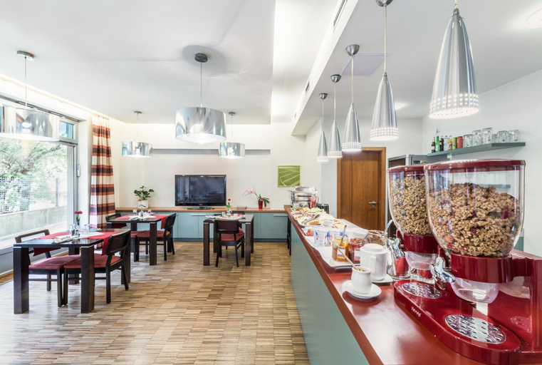 Food & Drinks 3, Penzion Paloucek, Praha 2