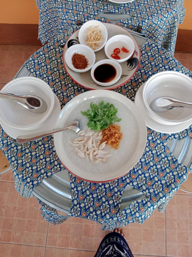 Food & Drinks 5, Free 1 set breakfast if book 48h before check in time1 No dog pls No breakfast on Sunday 10min taxi , Wattana