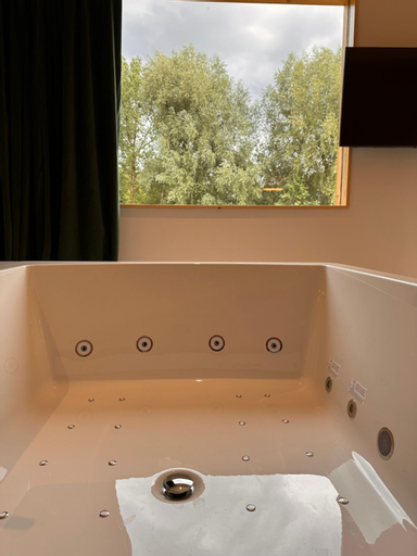 Bathroom 15