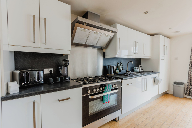 Others 4, Platform Avenues 5 Bed House, Kingston upon Hull