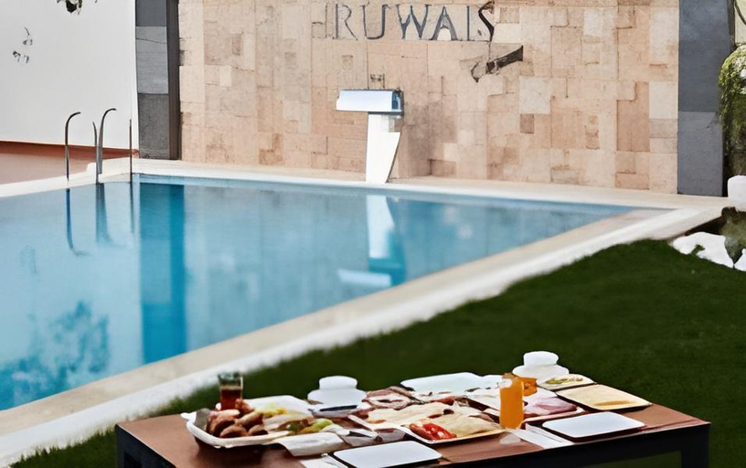 Others 2, Ruwais Otel, Çeşme