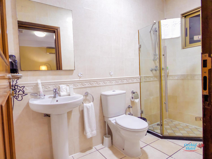 Bathroom 4, Oak Plaza Hotel East Legon, Accra