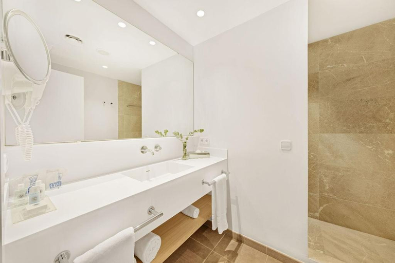 Bathroom 5, Hotel Villa Chiquita, Baleares