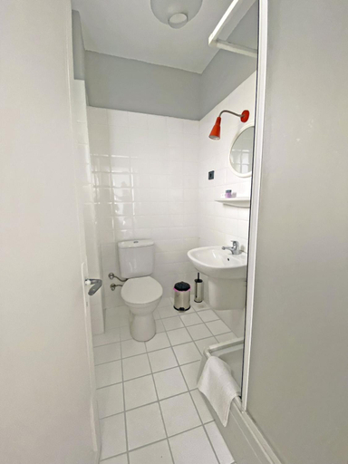 Bathroom 5, Petek Pansiyon, Kadıköy