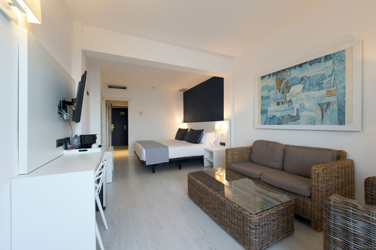 Bedroom 3, Catalonia Del Mar - Adults Only, Baleares