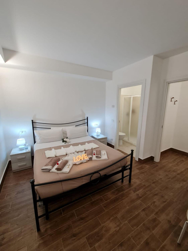 Others 5, Curti Granda, Milano
