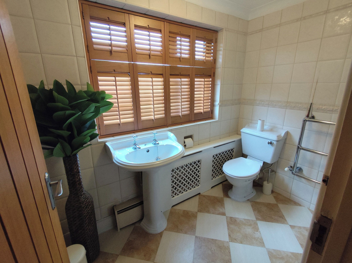 Bathroom 3, Richmond Lane Guest House, Hampshire