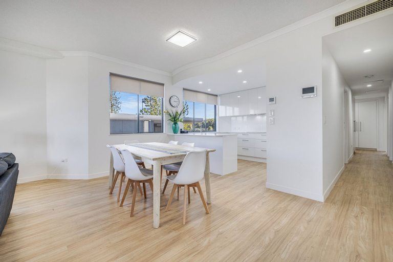 Dining Room 13