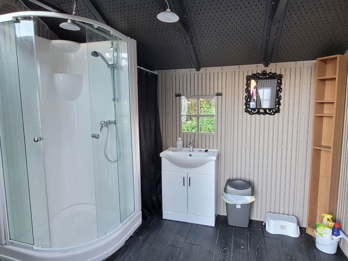 Bathroom, Hideaway Escapes, Pembrokeshire