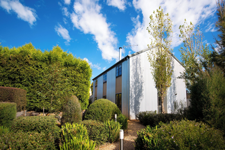 Exterior 12