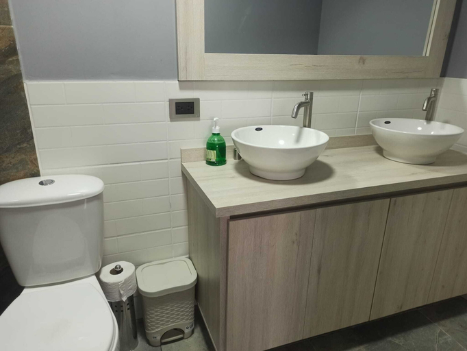 Bathroom 3, Hotel Mont Blanc, Salento