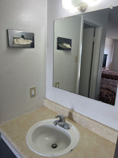 Bathroom 3, Glen Rose Inn and Suites, Somervell
